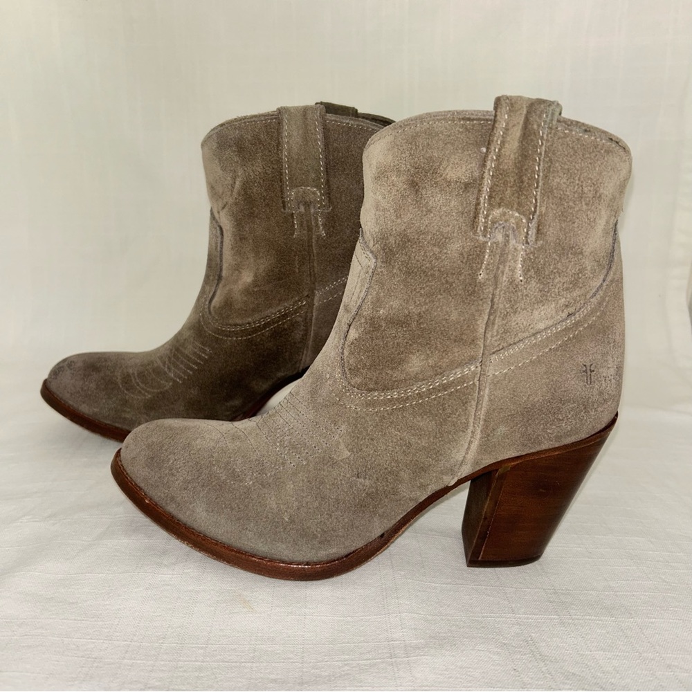 Ilana Frye boot western soft Suede Ankle Boots size 8